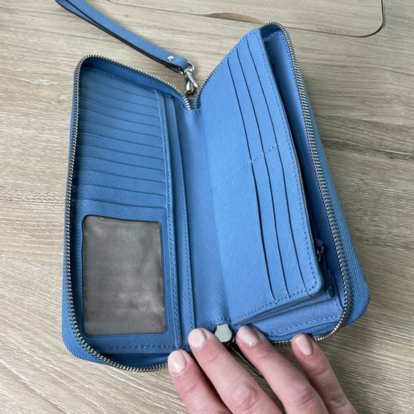 Michael Kors Continental Wallet - Picture 13 of 14